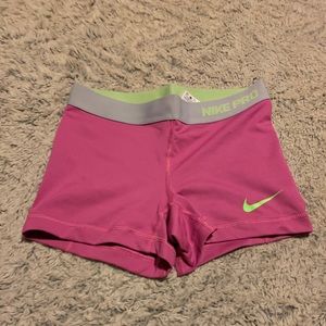 Nike pro fit